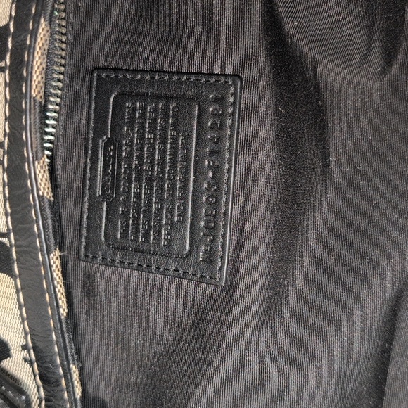 Coach Black and Cream Signature Tote - Picture 4 of 6